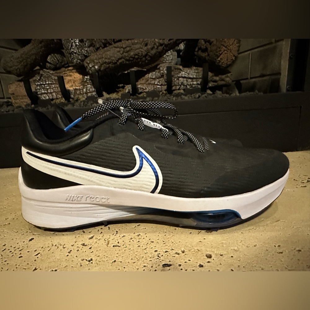 Men’s Nike Golf shoes. Black and White 12.5 sz